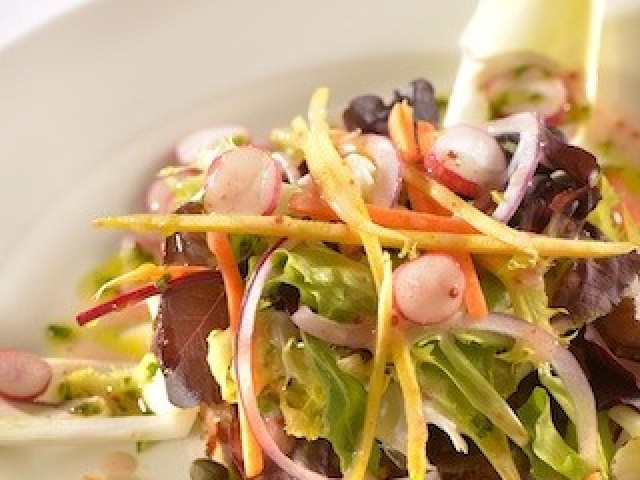 Les Fines Gueules Salade de Mesclun & terrine de queue de bœuf maison (#)(x)